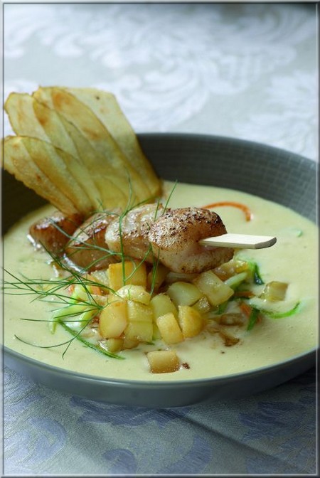 veloute-de-princesse-amandine-aux-saint-jacques-et-julienne-de-legumes_