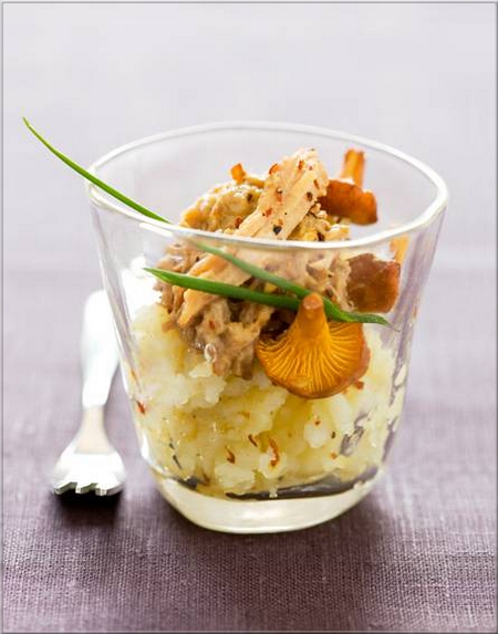 verrine-de-rillettes-de-poulet-roti-en-cocotte-champignons-et-pommes-de-terre-ecrasees-