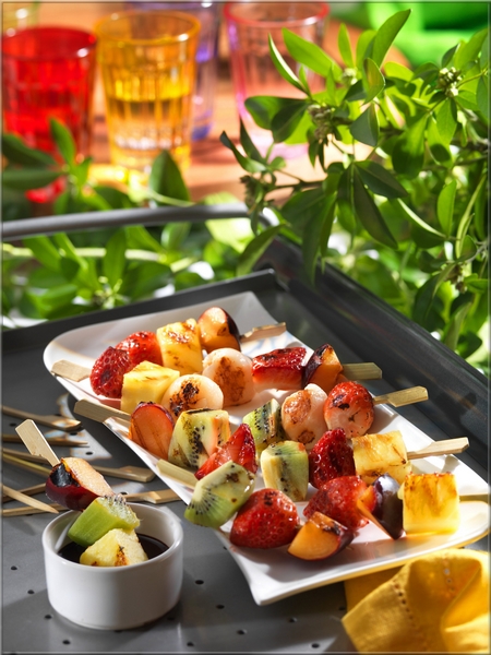 brochettes-de-fruits-grilles_