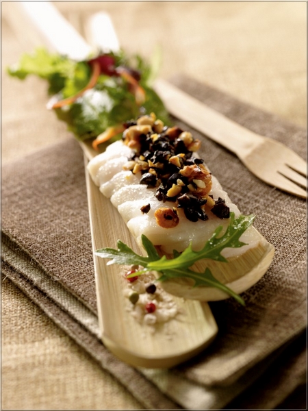 dos_de_lieu_jaune_sous_crumble_d_olives_et_cacahuetes_
