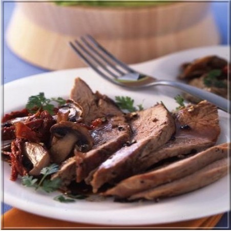 filet.mignon_de_veau_roti_en_cocotte_et_caviar_d_aubergine_au_caramel