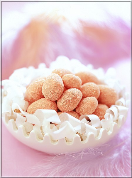 oeufs_de_paques_en_biscuits_roses_