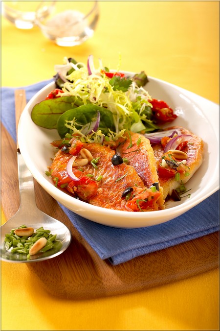 salade-gourmande-de-rougets-aux-tomates-confites_