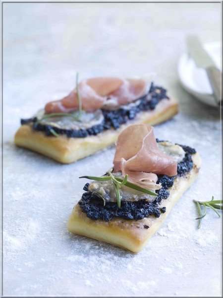 mini_fougasses_tapenade_et_mozzarella_