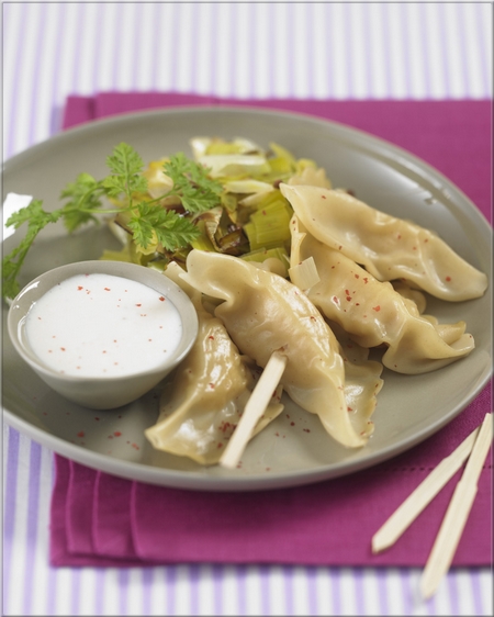 ravioles_de_saint_jacques_fondue_de_poireaux_et_sauce_cremee_au_floc_de_gascogne_blanc_