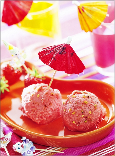 creme_glacee_aux_fraises_et_aux_pralines_