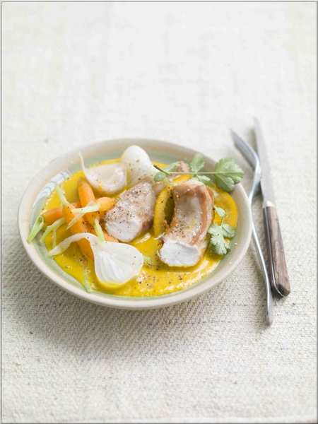 mijote_de_rable_aux_herbes_a_soupe_confit_de_carottes_des_sables_et_oignons_nouveaux_