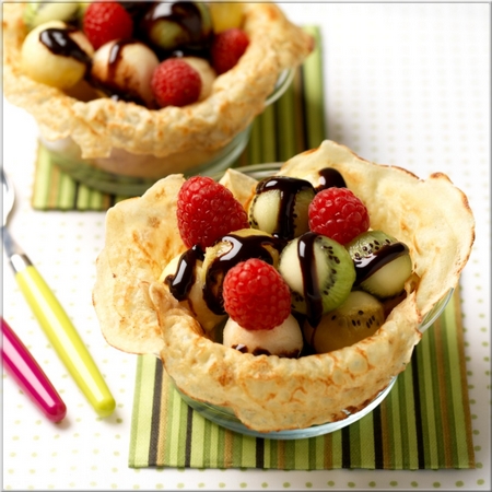 nids_de_crepes_aux_fruits_et_chocolat_