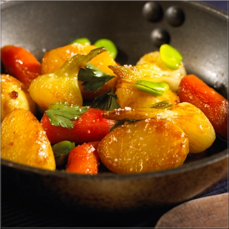 poelee_de_pommes_de_terre_nouvelles_et_autres_legumes_printaniers_au_beurre_sale_