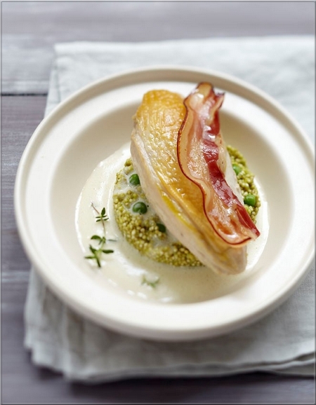 supreme_de_pintadeau_muscadet_en_carbonara_quinoa_printanier_