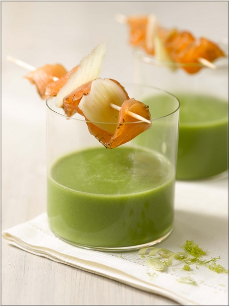 brochette_de_gravlaks_et_creme_de_petits_pois_a_la_citronnelle_
