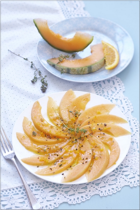 carpaccio_de_melon_sauce_vinaigrette_agrumes_et_cacahuetes_concassees_
