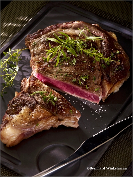 entrecote_au_thym_frais_et_estragon_flambee_a_la_fine_champagne_