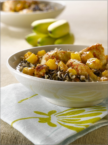 filets_de_poulet_a_la_creole_riz_sauvage_des_d_ananas_et_de_banane_