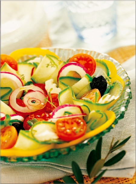 salade-grecque-au-concombre-et-a-la-tomate_
