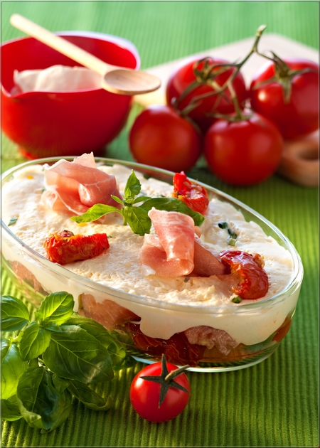 tiramisu_aux_tomates_confites_et_jambon_de_parme_