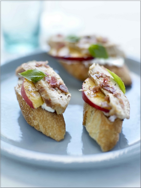 toasts_supremes_de_pintade_et_nectarine_