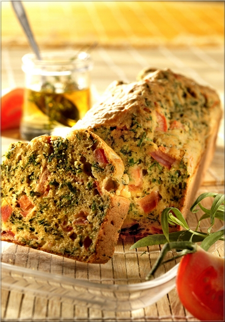 cake_a_la_tomate_aux_herbes_parfumees_