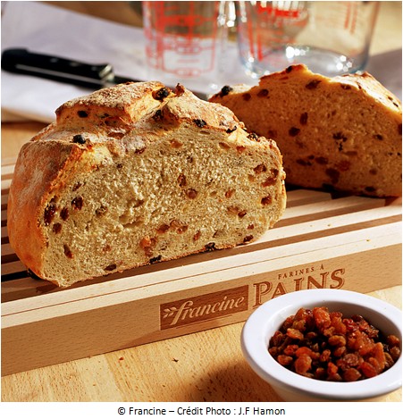 pain_d_automne_aux_raisins_et_noisettes_