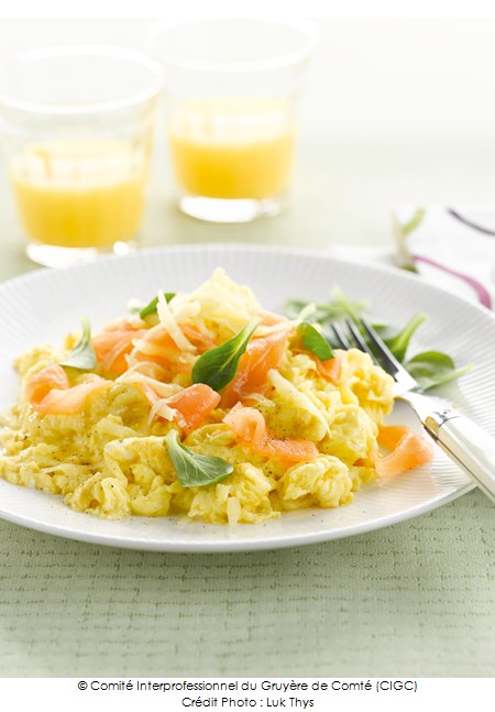 oeufs_brouilles_au_comte_rape_et_saumon_fume_