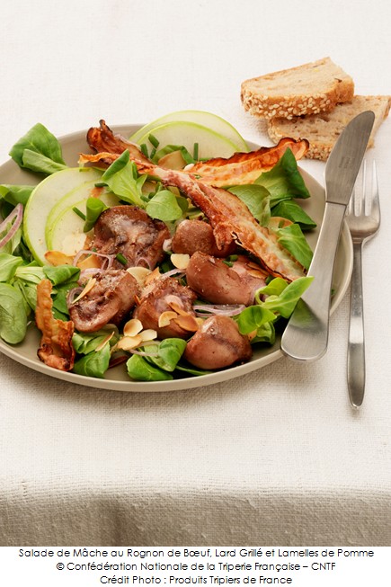 salade_de_mache_au_rognon_de_boeuf_lard_grille_et_lamelles_de_pomme_