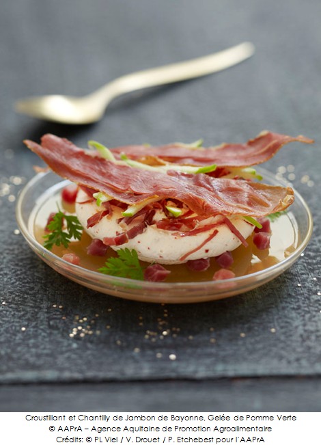 croustillant_et_chantilly_de_jambon_de_bayonne_gelee_de_pomme_verte_