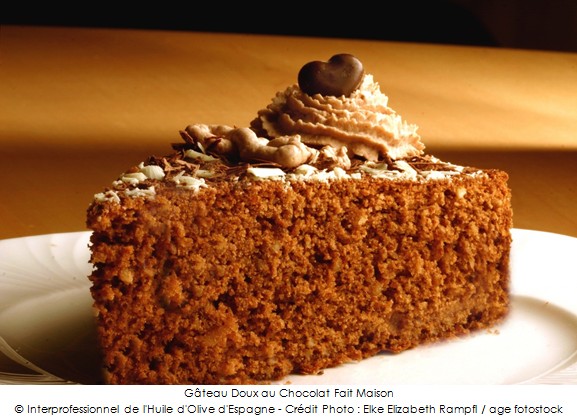 gateau_doux_au_chocolat_fait_maison_