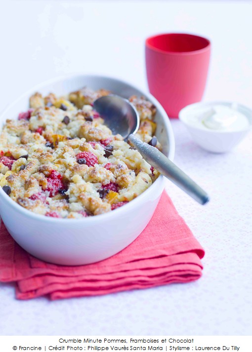 crumble_minute_pommes_framboises_et_chocolat_