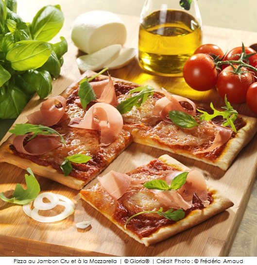 pizza_au_jambon_cru_et_a_la_mozzarella_