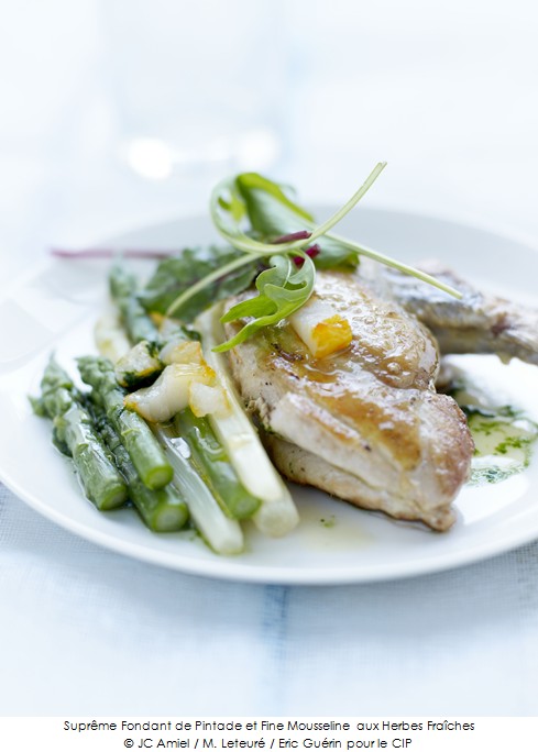 supreme_fondant_de_pintade_et_fine_mousseline_aux_herbes_fraiches_