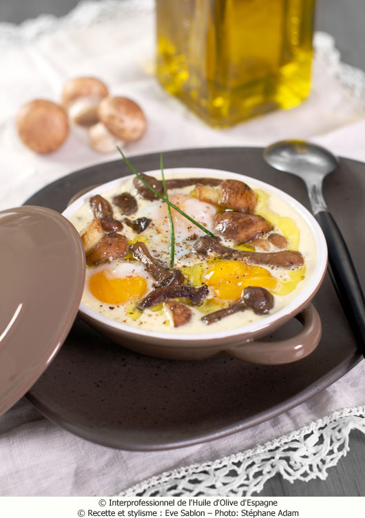 cassolette_oeufs_champignons_huile_olive