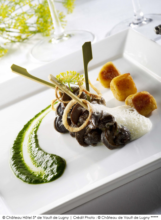 escargots_de_bourgogne_en_fricassee_puree_de_persil_et_jus_d_ail_gnocchis_de_pommes_de_terre