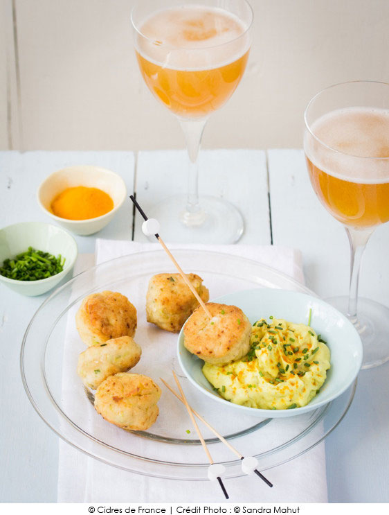 boulettes_poulet_courgette_ciboulette_feta_sauce_cremeuse_cidre_curcuma
