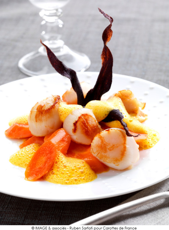 assortiment_de_carottes_glacees_ecume_de_carotte_au_gingembre_et_sa_poelee_de_noix_de_saint_jacques