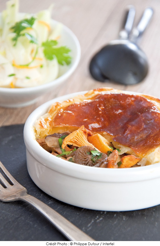 feuillete_aux_champignons_des_bois_et_salade_de_fenouil_croquant