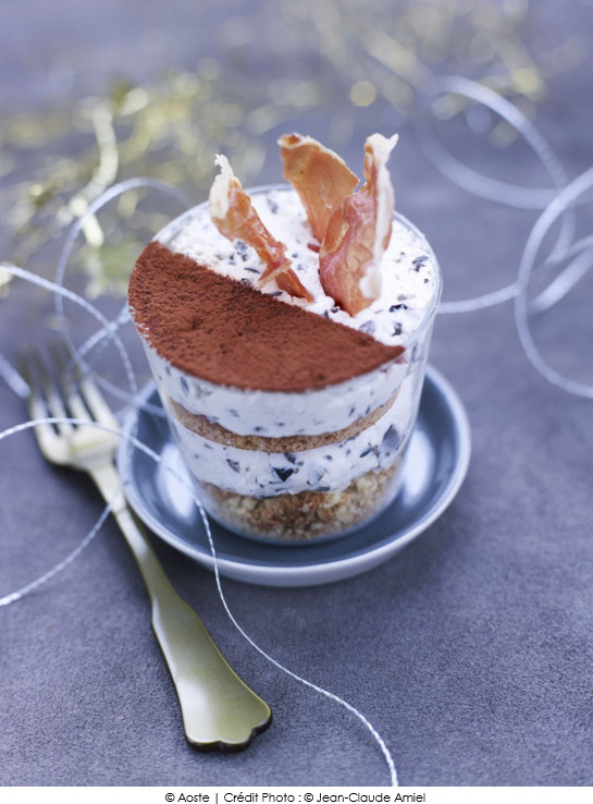 tiramisu_d_hiver_a_l_olive_et_a_la_truffe_biscuit_a_la_noisette_et_chips_de_jambon_de_bayonne