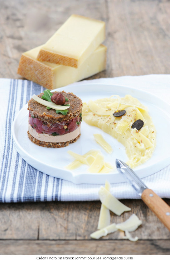 panini_de_canard_aux_noisettes_cremeux_de_pomme_ratte_au_gruyere_aop_suisse