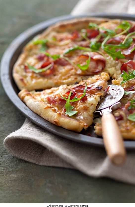 pizza_au_jambon_fume_et_sublime_filante