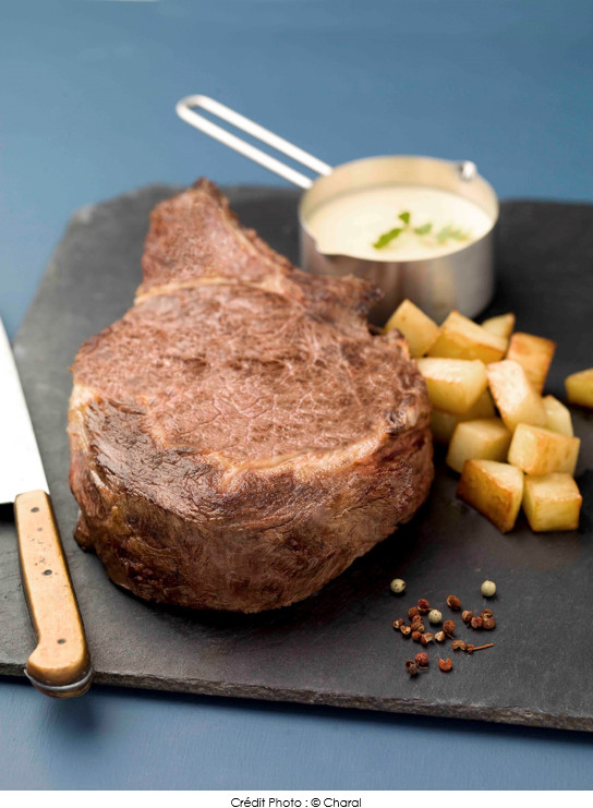 cote_de_boeuf_cuite_a_basse_temperature_fondant_de_pommes_de_terre_et_sauce_bearnaise_maison