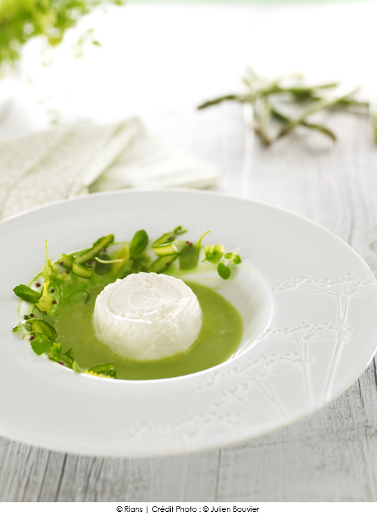 faisselle_rians_et_creme_d_asperges_a_la_melisse_graines_de_moutarde_et_salade_de_jeunes_pousses