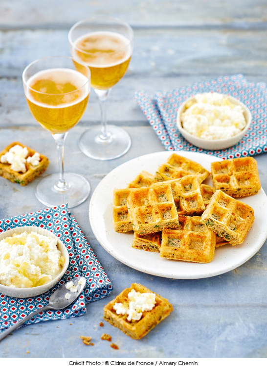 mini_gaufres_au_cidre_gingembre_coriandre_et_dip_de_cottage_cheese_au_citron_confit