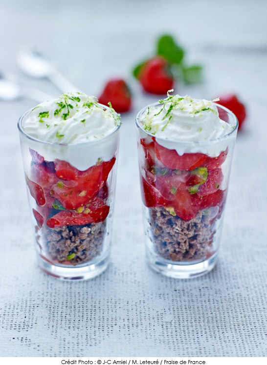 crumble_de_fraise_de_france_et_chocolat