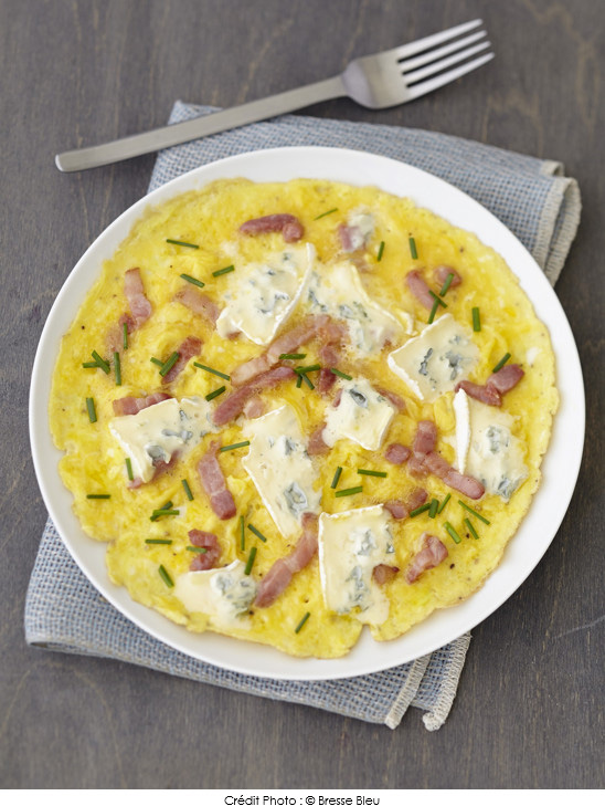 omelette_au_bresse_bleu_lardons_et_ciboulette
