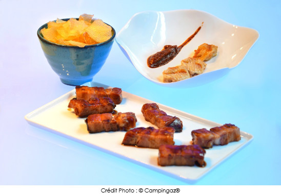 poitrine_de_cochon_et_ailerons_de_volaille_grilles_sauce_sate_caramel_soja