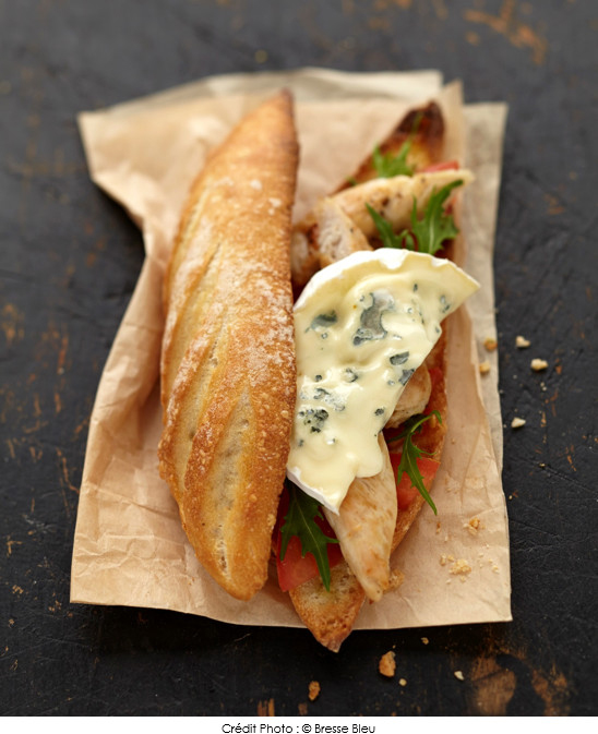 sandwich_au_poulet_grille_et_au_bresse_bleu