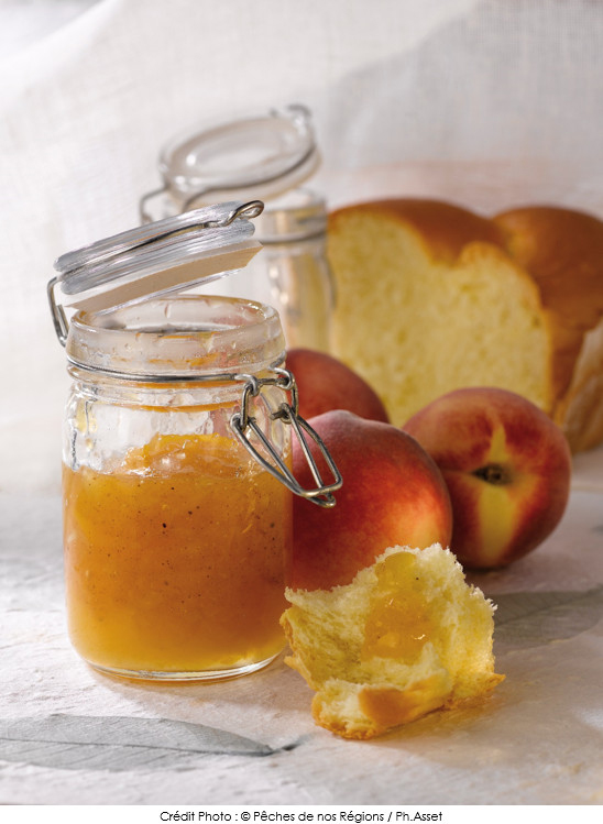 confiture_de_peches_de_nos_regions_aux_epices_douces_et_au_gingembre