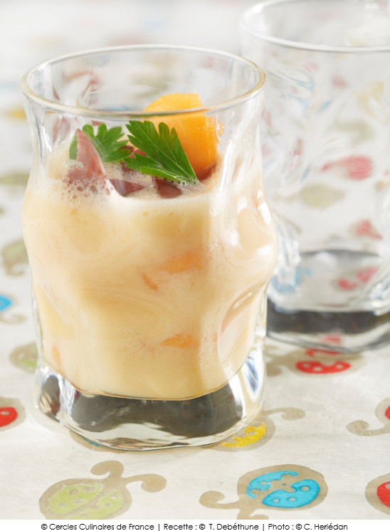 veloute_de_melon_epice_au_magret_de_canard_fume