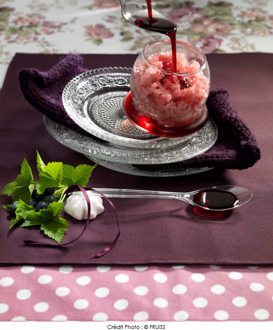 fraicheur_estivale_granite_de_cassis_fruiss