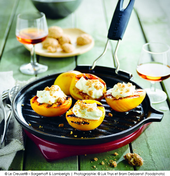 peches_grillees_amaretto_et_biscuits_amaretti_emiettes