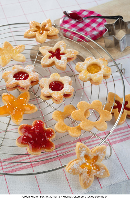 sables_aux_confitures_abricots_et_peches_et_fraises_et_groseilles_bonne_maman